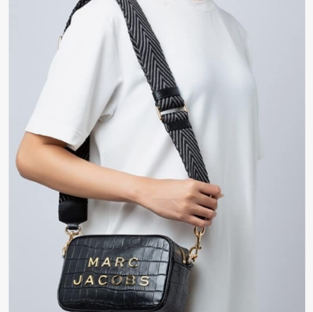New with tags. Marc Jacob's crocodile print crossbody - Picture 2 of 5
